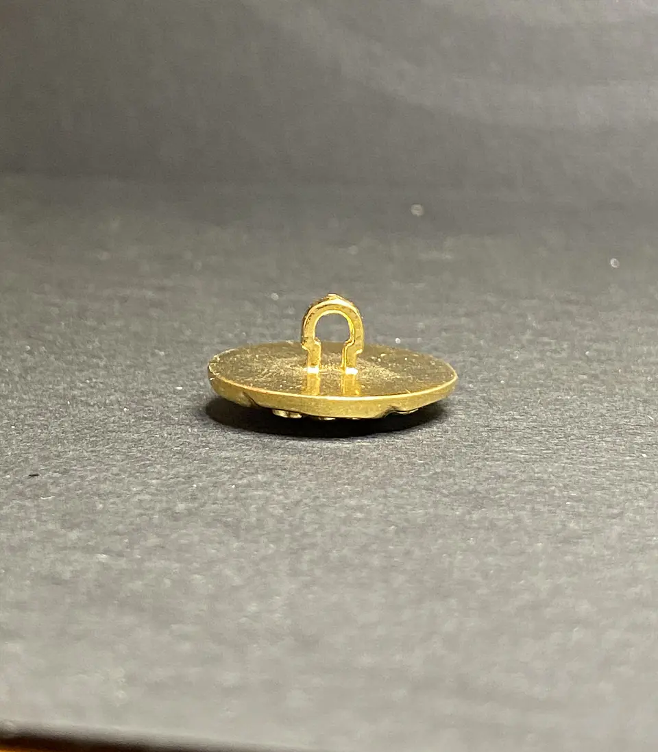 Botón Metalizado Dorado de Poliéster Fantasía en Sets de 10 Unidades 4