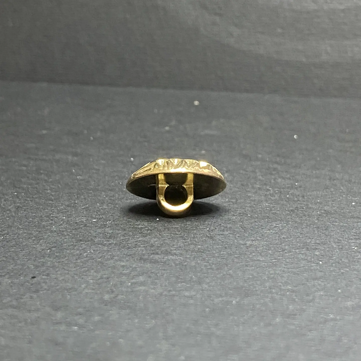 Botón Metalizado Dorado Fantasía en Sets de 10 Unidades 6