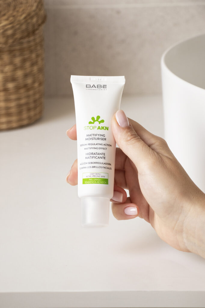 Hidratante Matificante BABÉ Hidratante facial ultraligera para piel grasa y con tendencia acneica