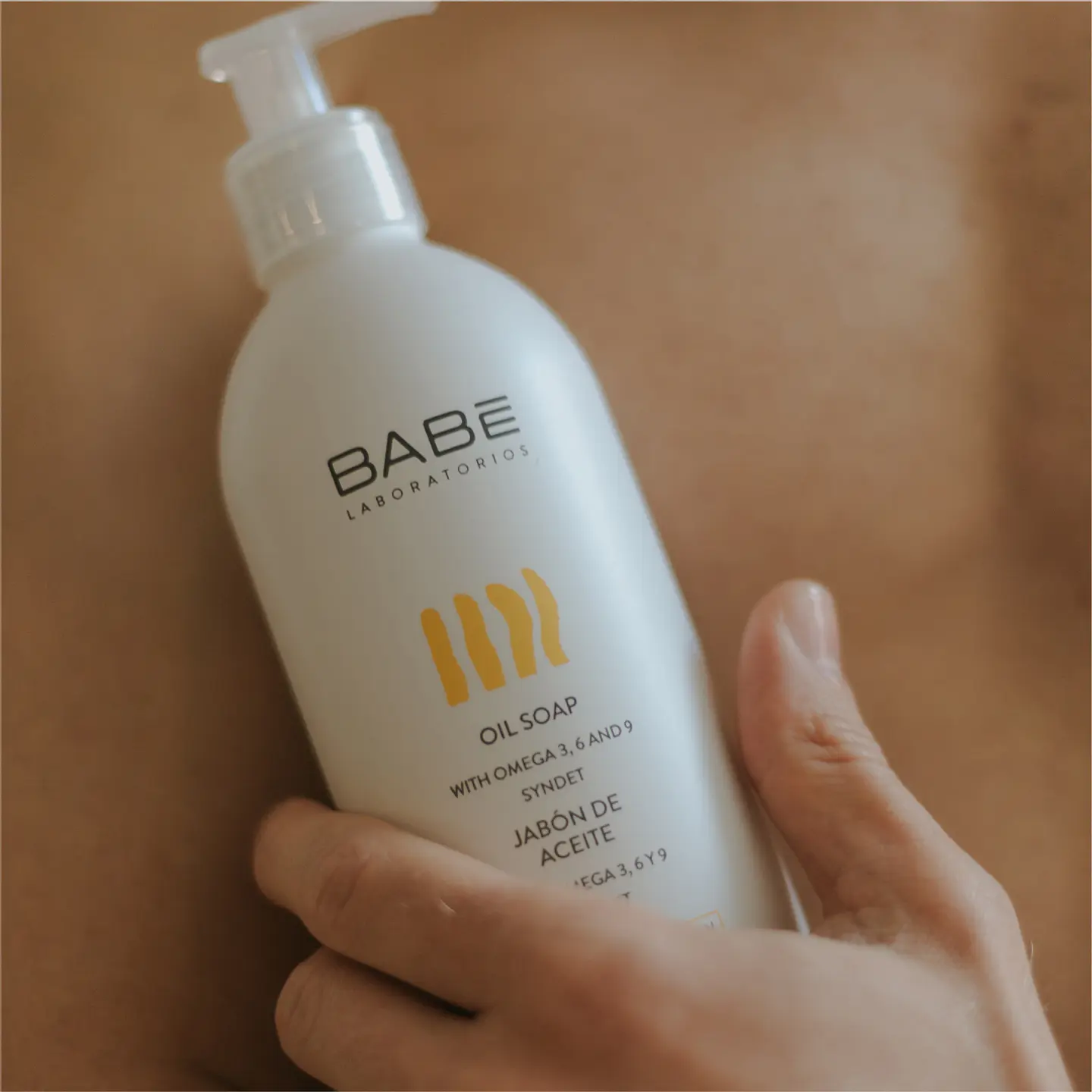 Jabón de Aceite Laboratorio Babé  500ml ¿Tu piel se siente incómoda, áspera o irritada después de la ducha? 2