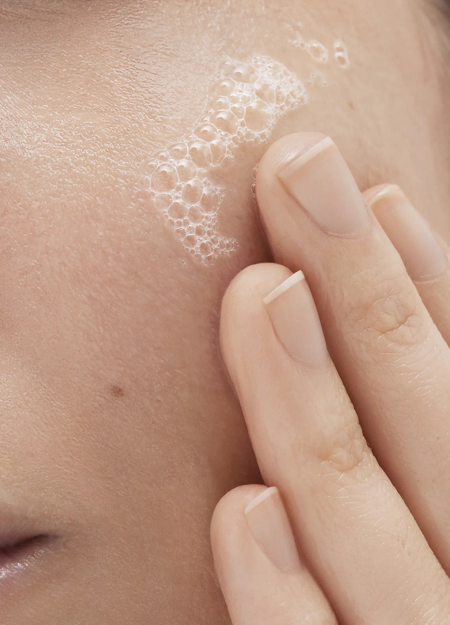 Gel Micelar Babe ¿Tu piel se siente tirante, enrojecida o irritada tras la limpieza? 2