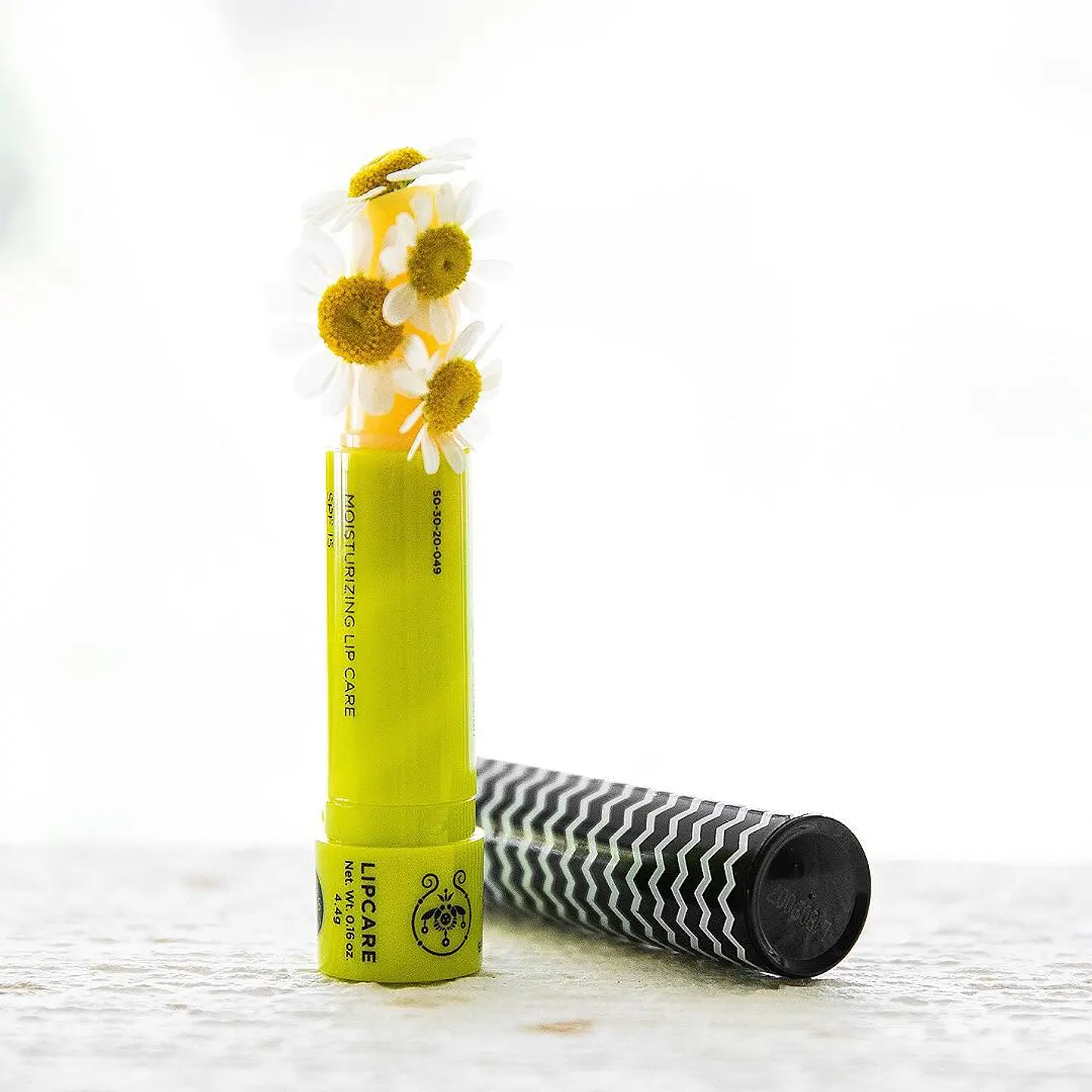 APIVITA Bálsamo Labial con Camomila SPF 15 1
