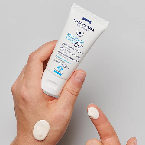 Neotone Radiance SPF50+ Isispharma  Invisible– Protector Solar Despigmentante Iluminador