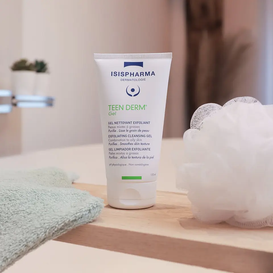 Teen Derm Gel Limpiador Exfoliante | Piel Grasa y con Tendencia Acneica ISISPHARMA 2