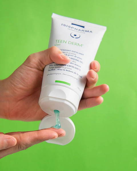 Teen Derm Gel Exfoliante primer paso