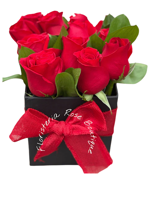 Caja Cuadrada de 12 Rosas Rojas