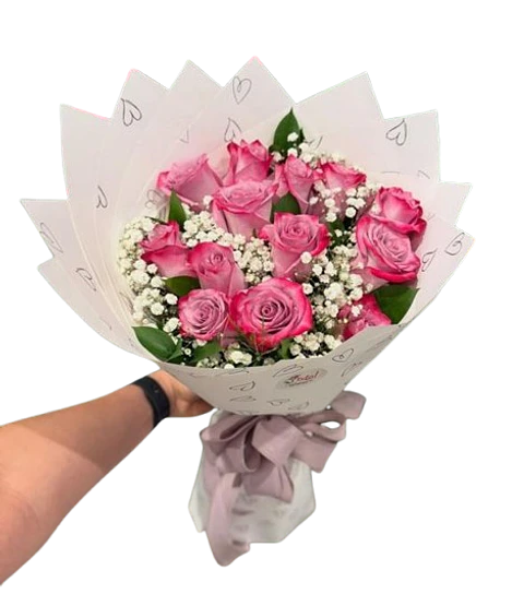 Un Bouquet de 12 Rosas Moradas