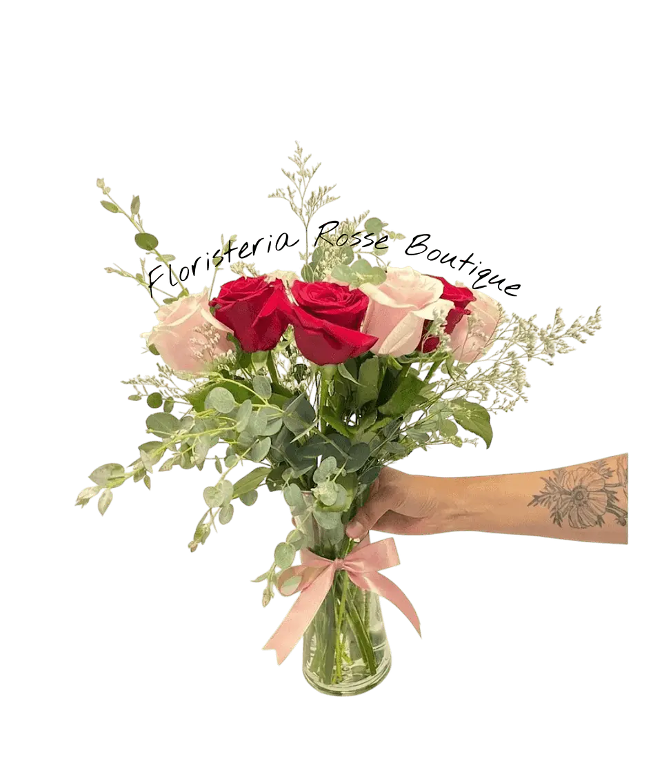Jarrón de 6 Rosas Rosadas y Rojas con Follajes 1