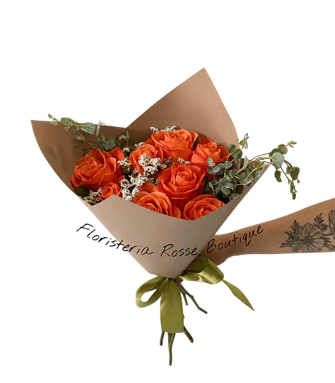 Bouquet de 12 Rosas Naranjas con Follaje