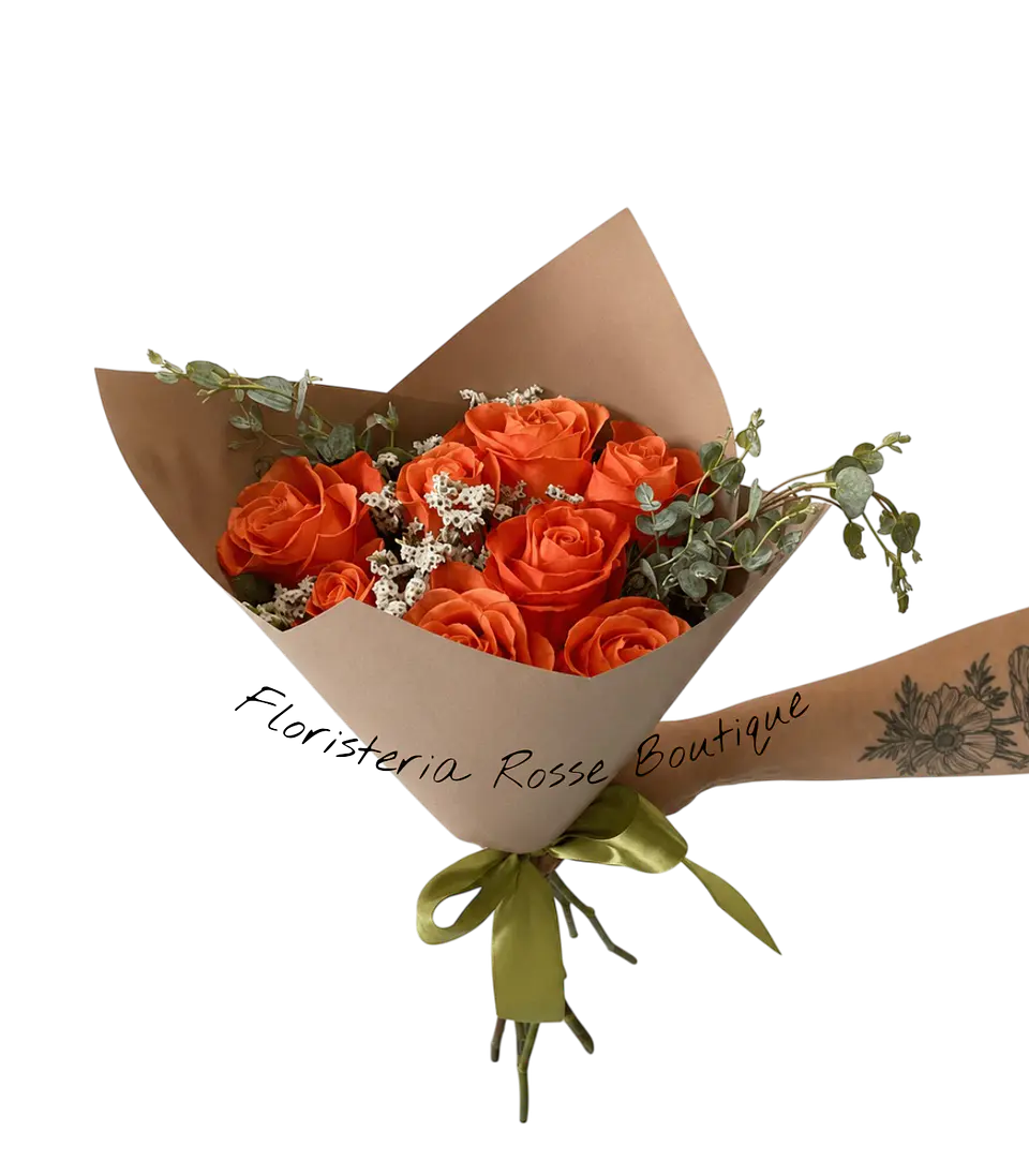 Bouquet de 12 Rosas Naranjas con Follaje 1