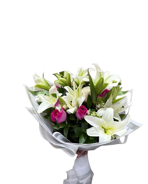 Bouquet de Lirios y Rosas con Follajes