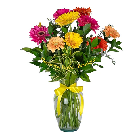 Jarrón de Gerberas Surtidas con Follaje