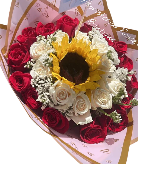 Bouquet de un Girasol con 12 Rosas Blancas 15 Rosas Rojas