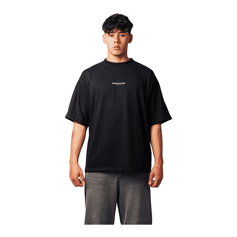 POLERA OVERSIZE NEGRA "DISEÑO CLÁSICO"