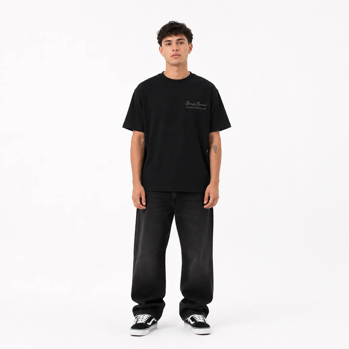 Polera Regular Fit “Breek Brand” — Signature Minimal Tee 3