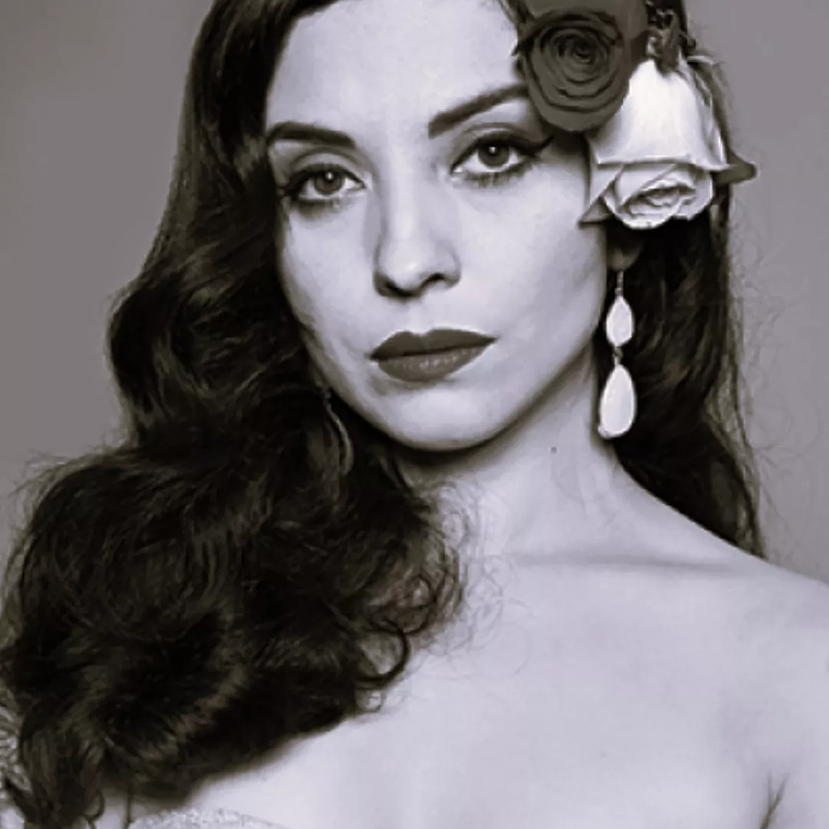 Cuadro Retrato Mon Laferte Pixel Art - Mosaico 2048 Piezas | BrickPicture 7