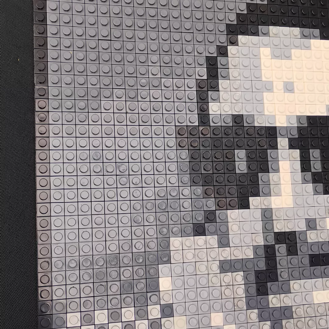 Retrato Pixel Art El Macha - 2500 piezas 50x50 cm ARMADO 9