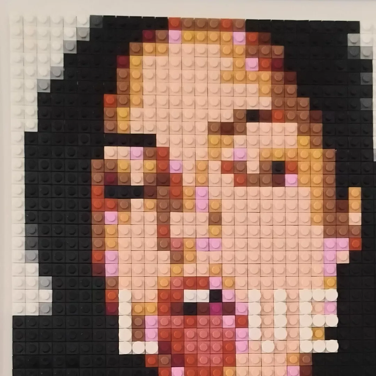 Cuadro Pixel Art Love – Sasha Grey | Mosaico Decorativo en Bloques 33x33 cm 3