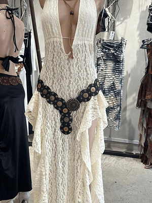 vestido encaje vuelos