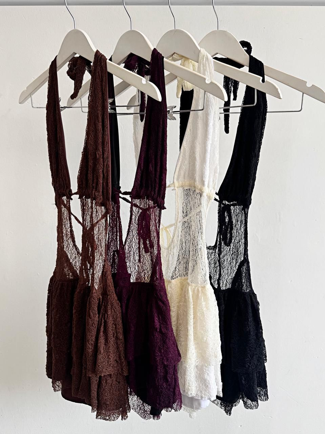 vestido encaje  con vuelos 1