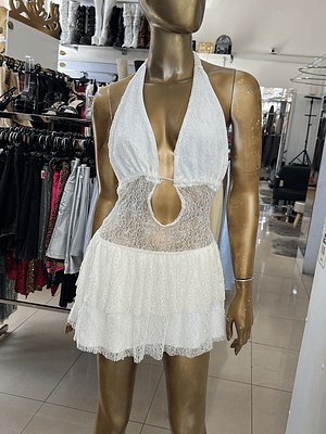 vestido encaje  con vuelos