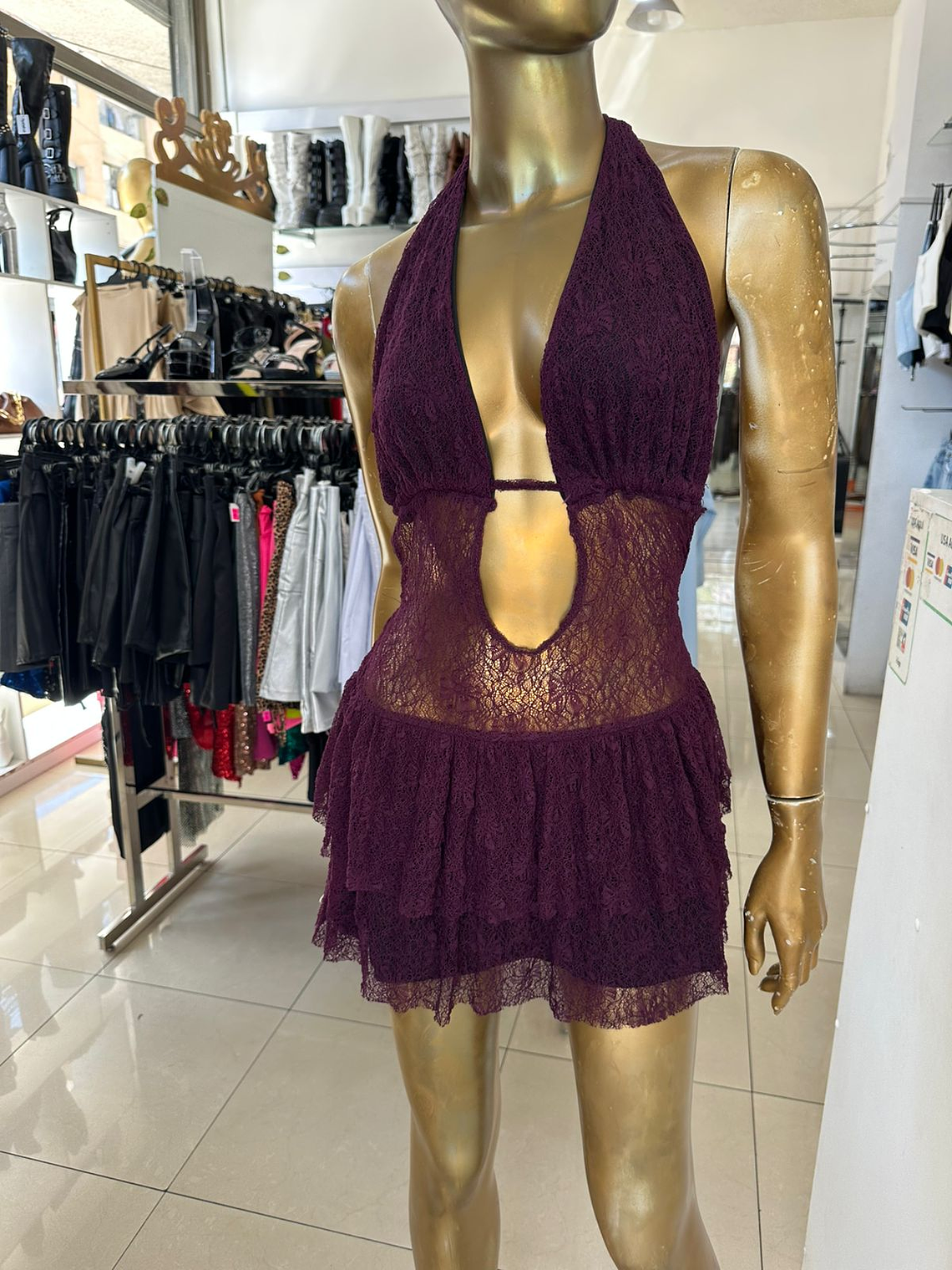 vestido encaje  con vuelos 5