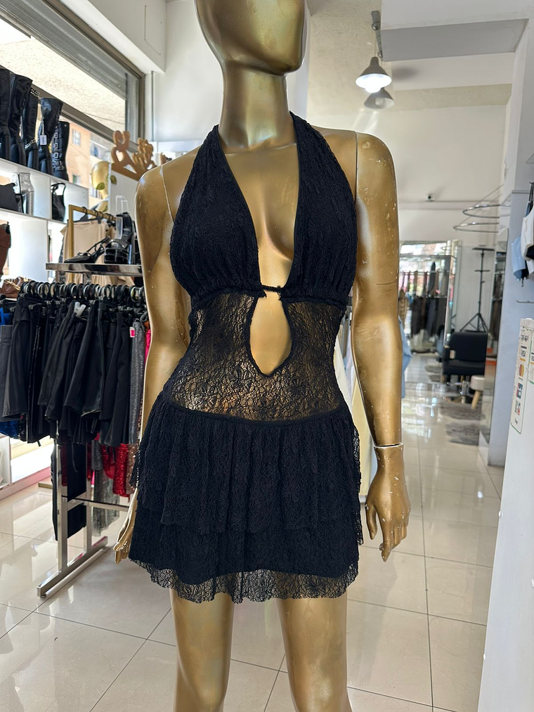 vestido encaje  con vuelos 8