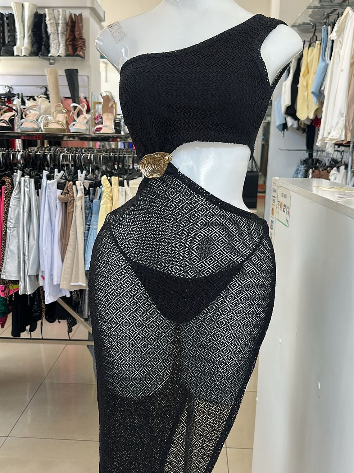 vestido negro transparecencia 1