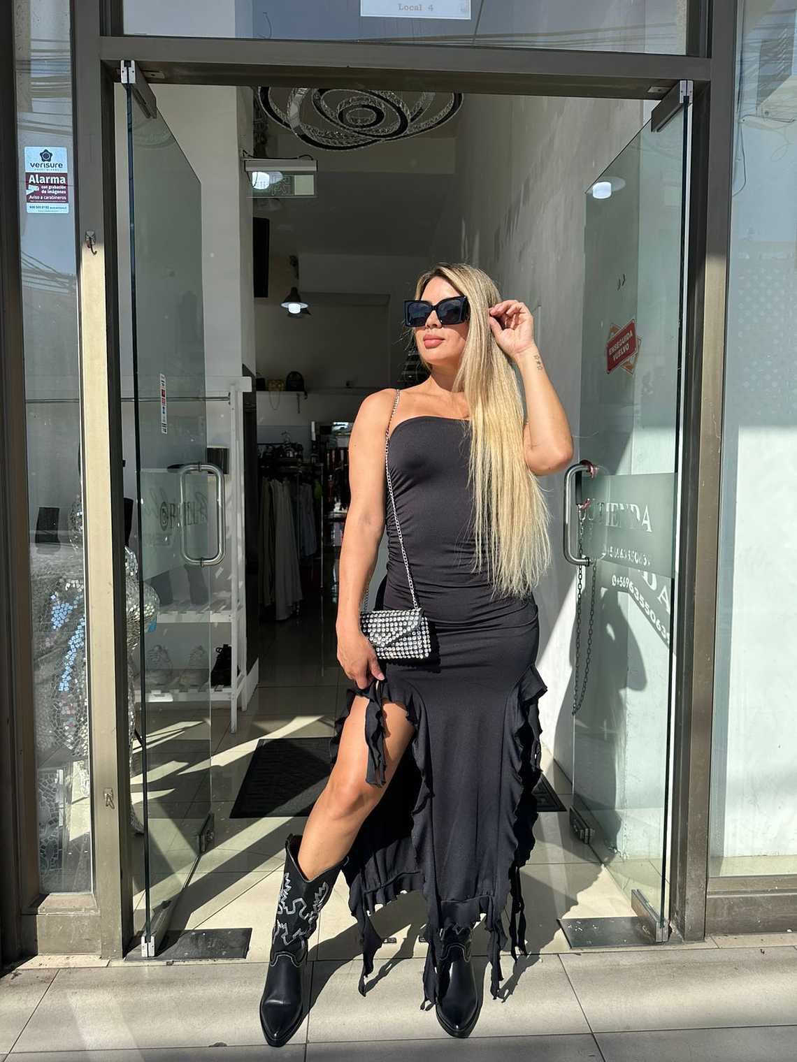 vestido negro flecos  3