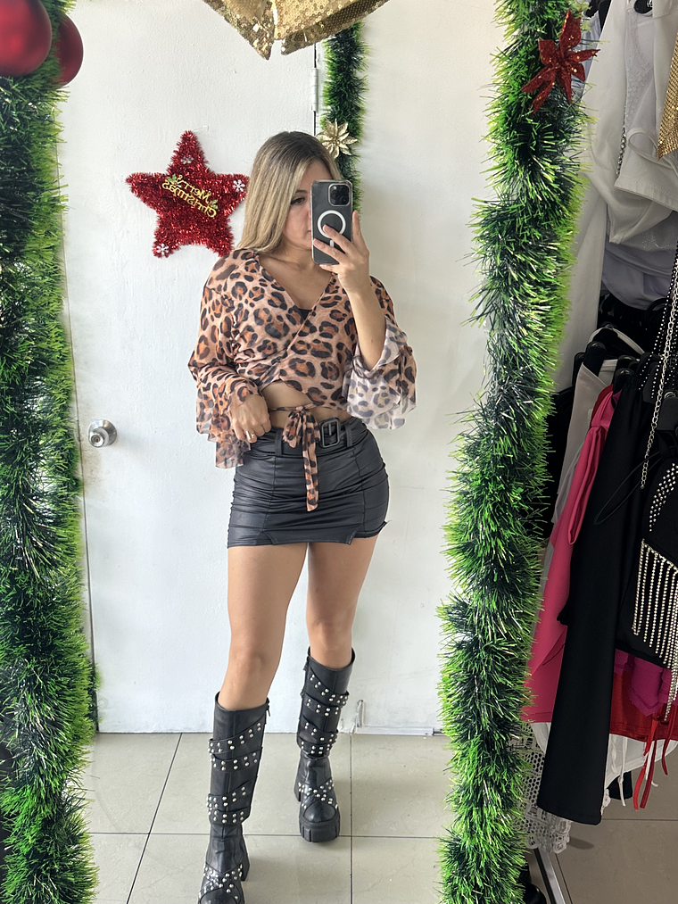 Top manga, larga animal print. 2