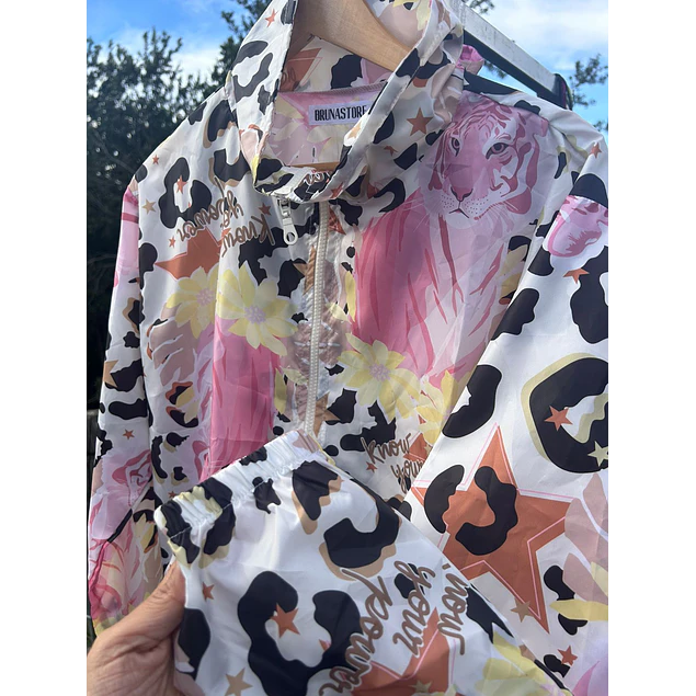 Campera Cortaviento Tigre Rosa