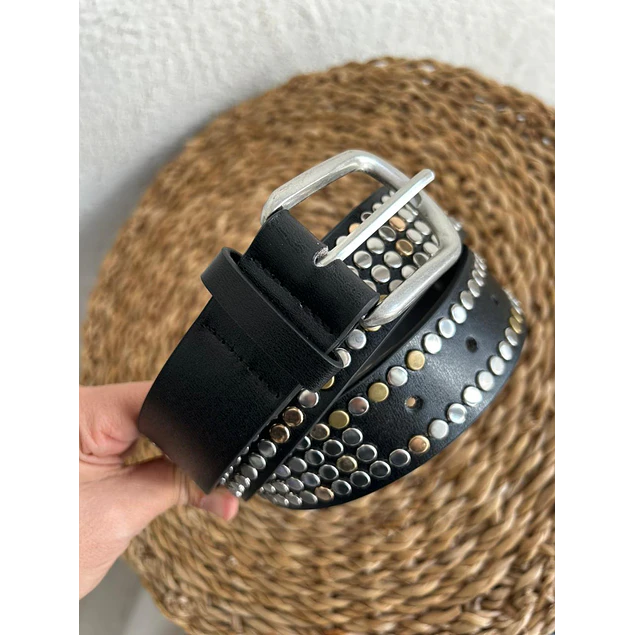 Cinturón Tachas Negro