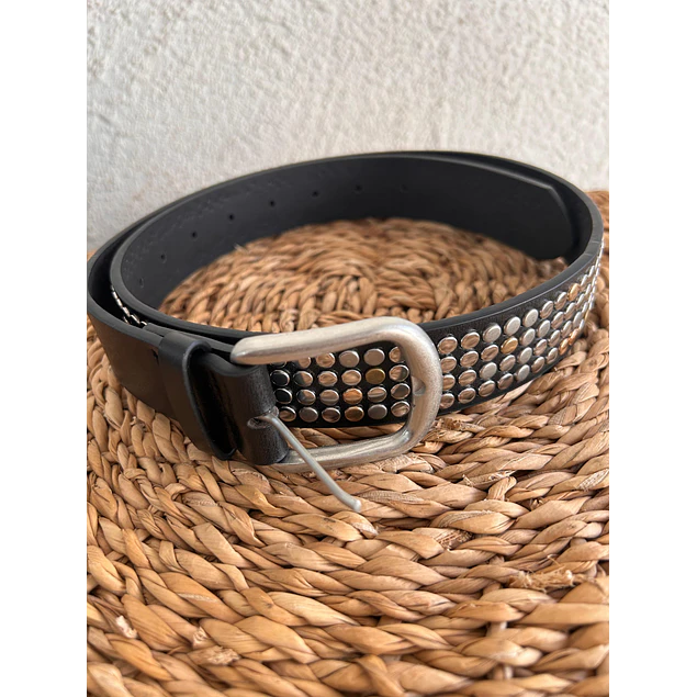 Cinturón Tachas Negro