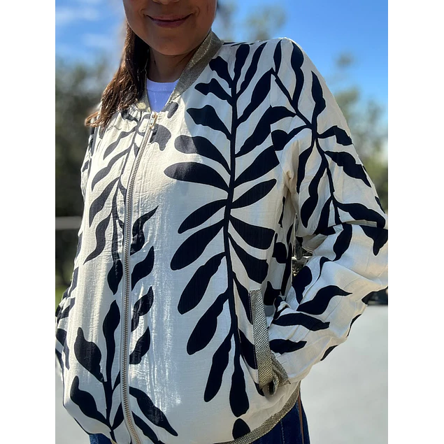 Chaqueta Bomber Flores Negra