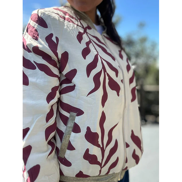 Chaqueta Bomber Flores Burdeo