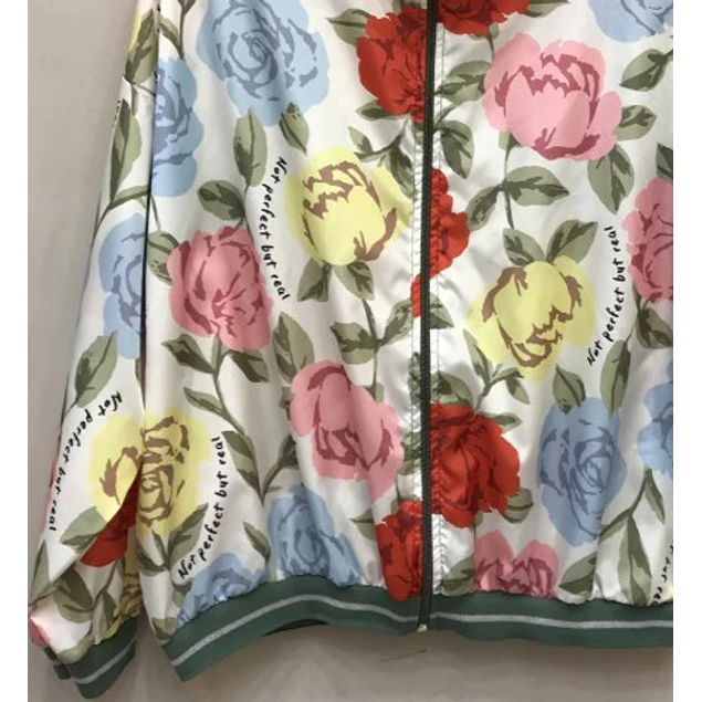 Campera Rompeviento Rosas