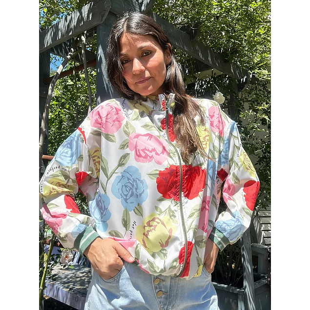 Campera Rompeviento Rosas
