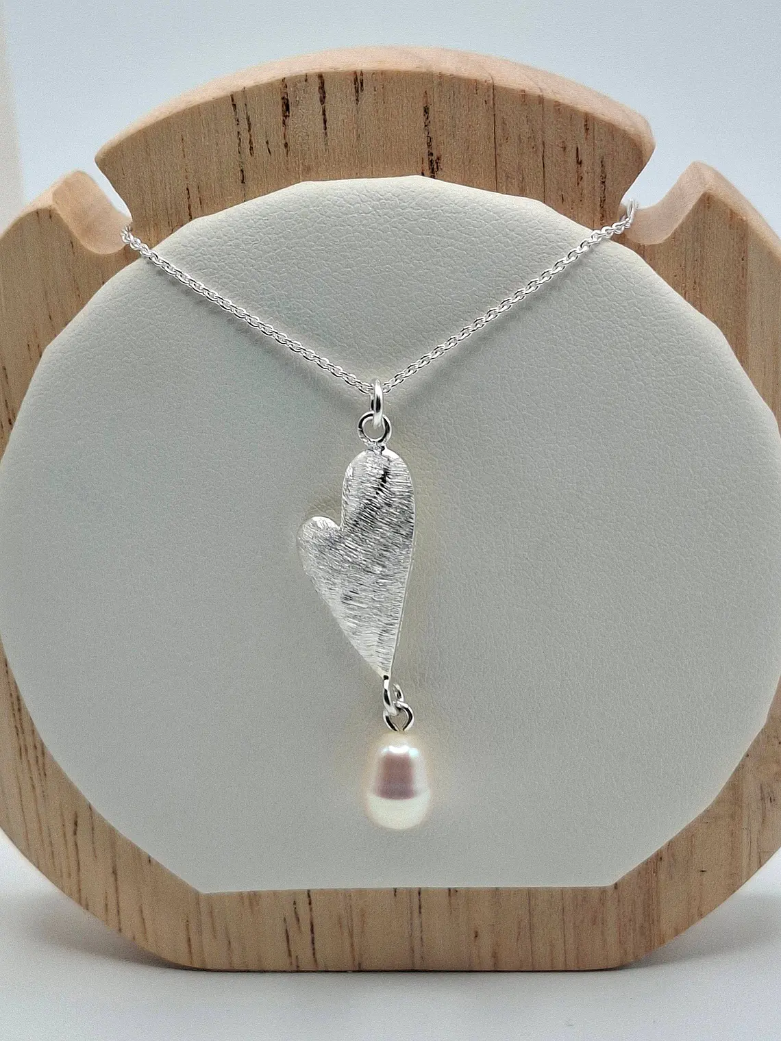 Collar Corazón y perla 1