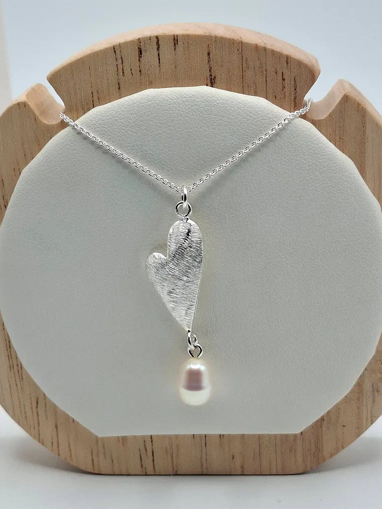Collar Corazón y perla 1
