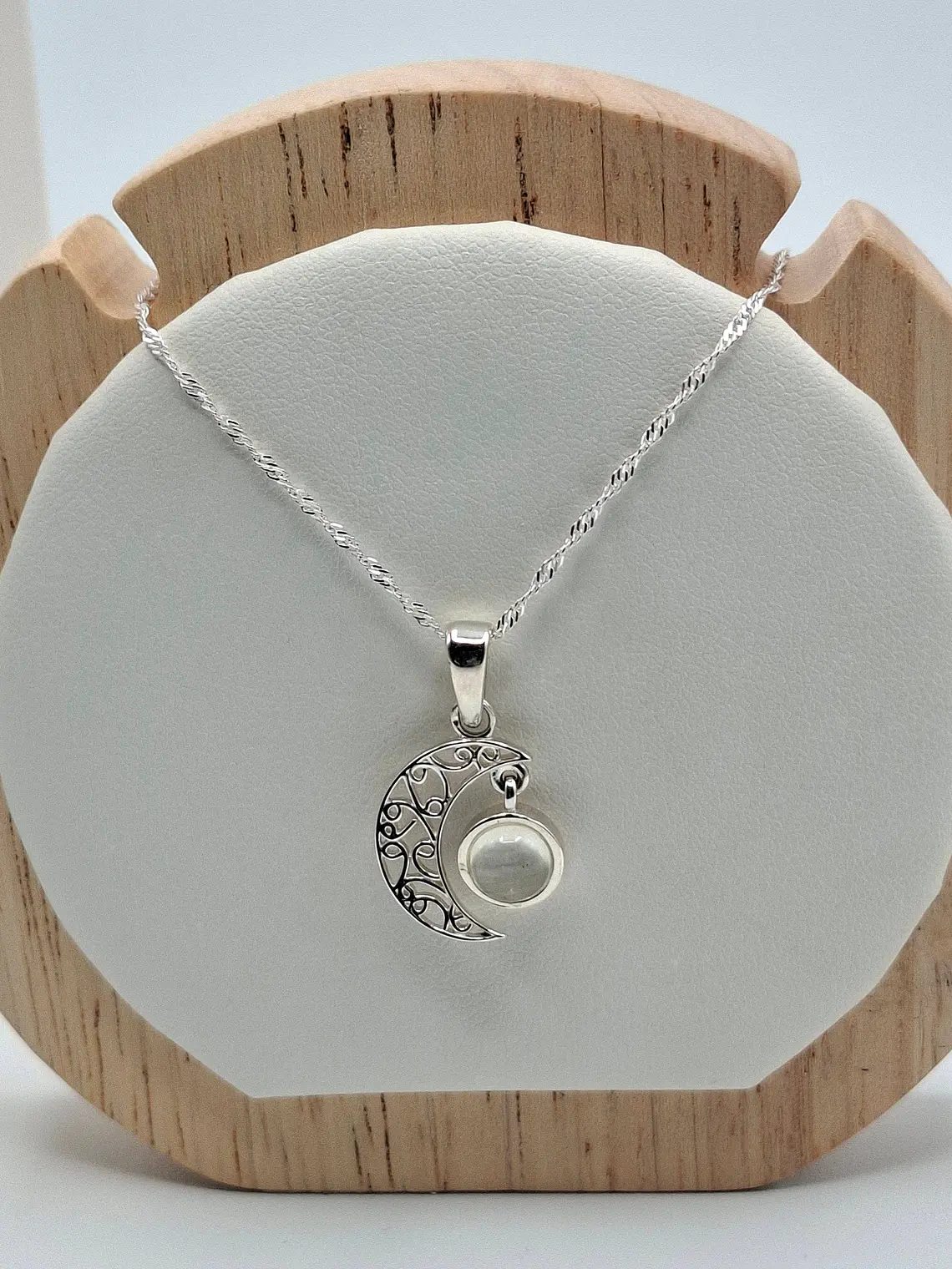 Collar Luna con piedra luna 1
