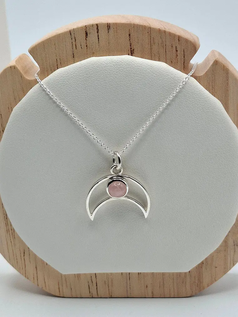Collar Luna con cuarzo rosa 1