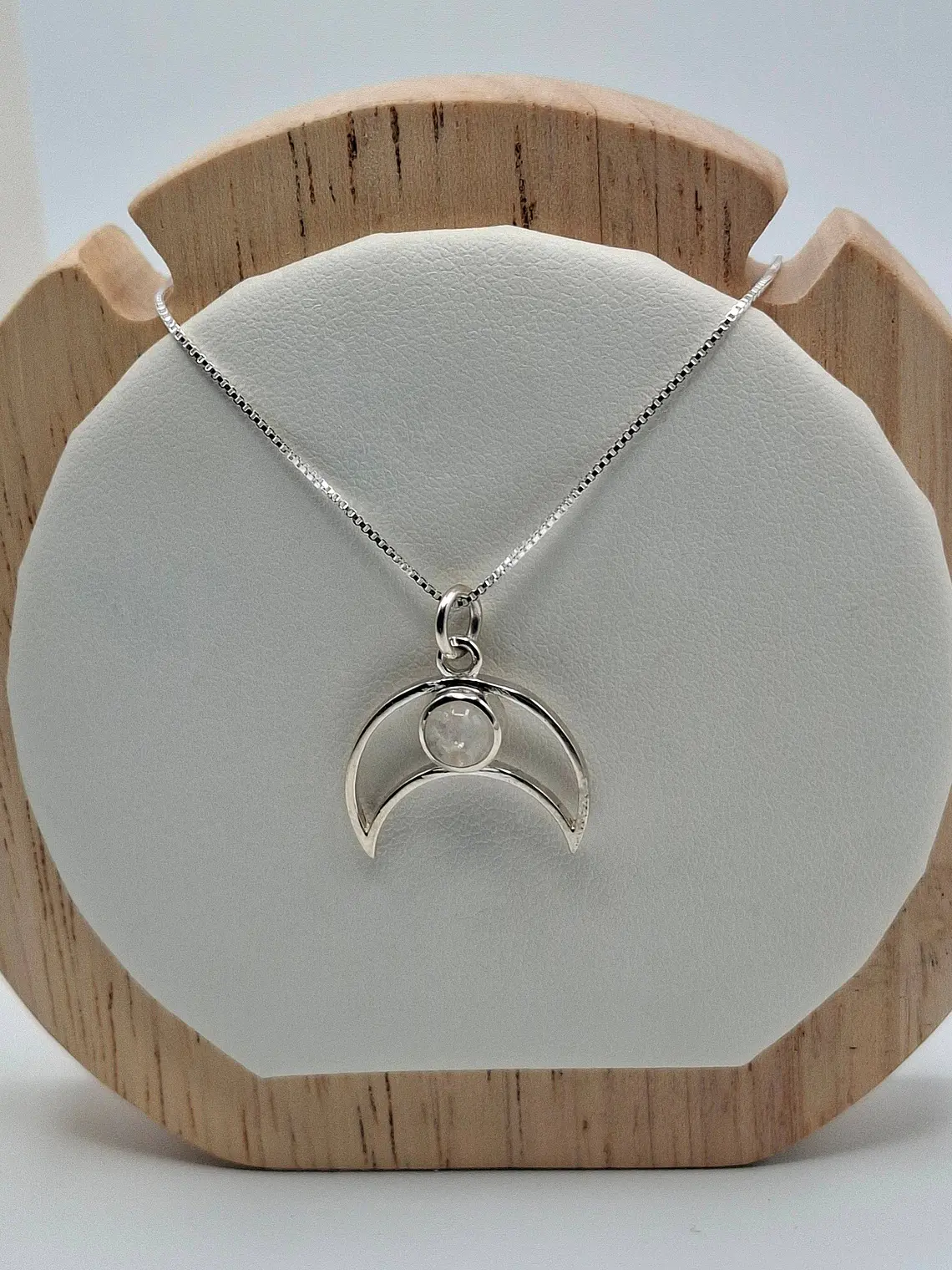 Collar Luna con piedra luna 1