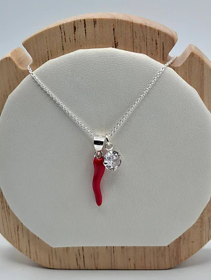 Collar Amuleto Ají con punto de luz