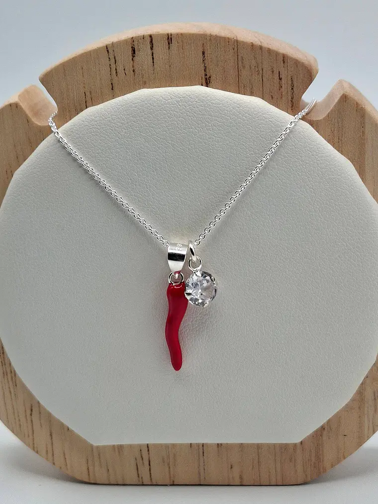 Collar Amuleto Ají con punto de luz 1