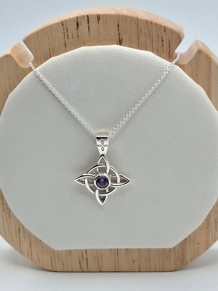 Collar Nudo de Bruja circón morado 1