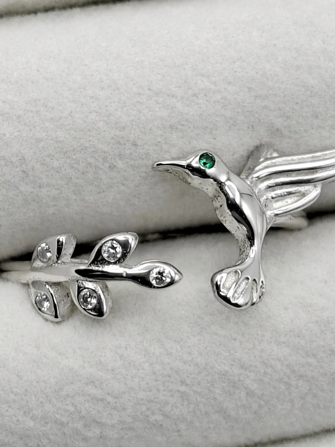 Anillo Colibrí Esmeralda Adaptable 1