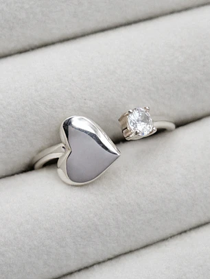 Anillo Corazón y punto de luz