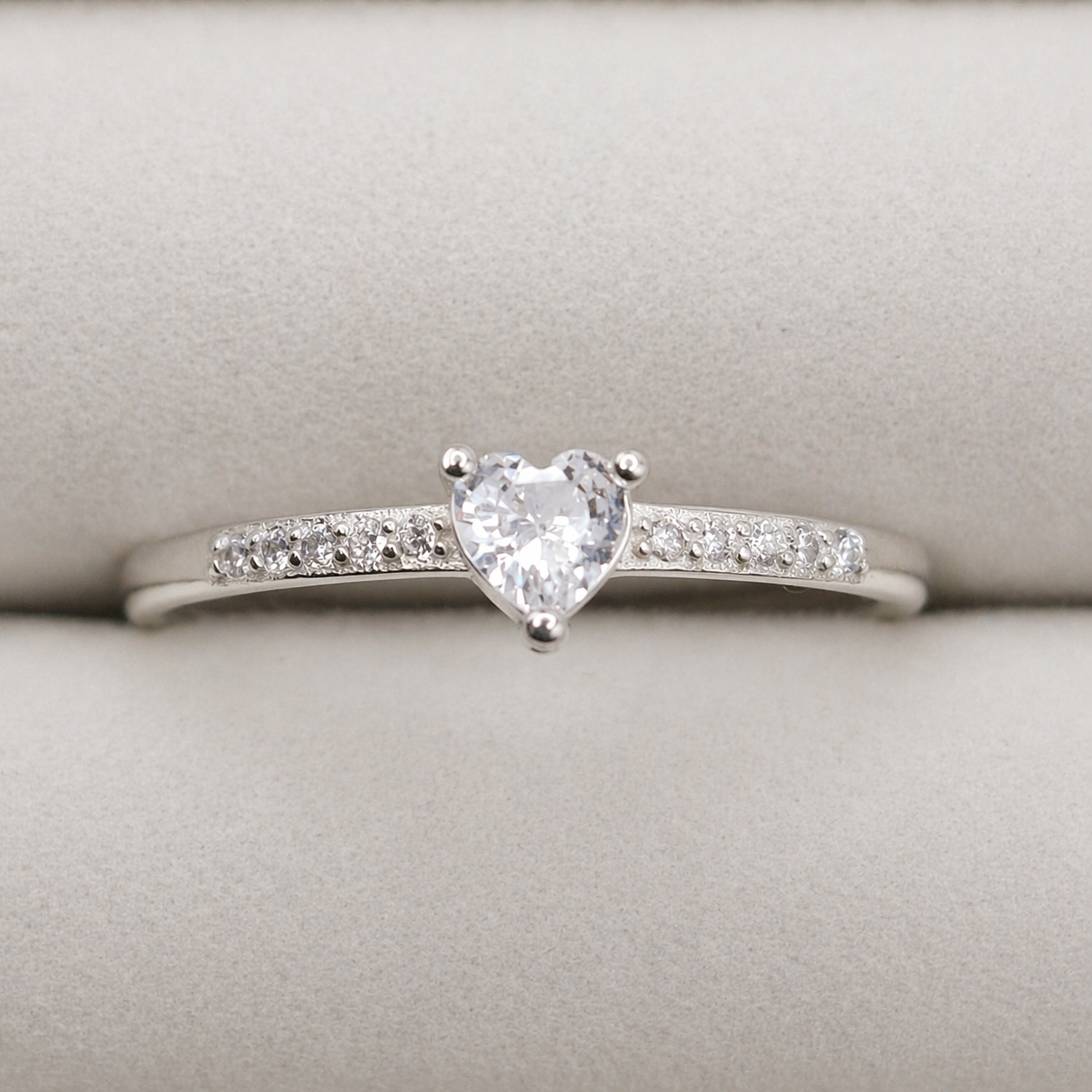 Anillo Corazón de luz