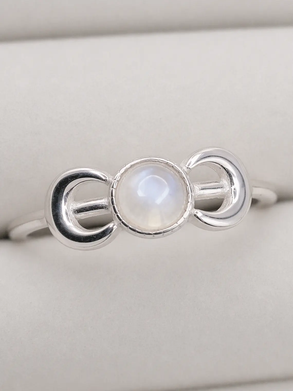 Anillo Lunas con piedra luna 1