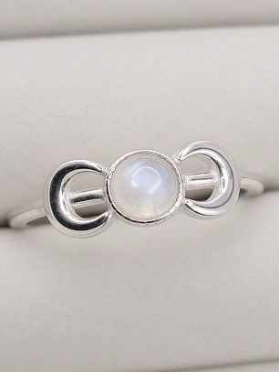 Anillo Lunas con piedra luna
